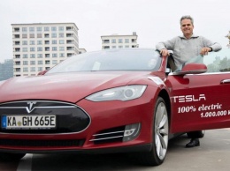 Немец хочет проехать на Tesla Model S более миллиона миль