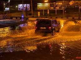 В Днепре после дождя затопило дороги: куда не стоит ехать