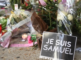 В Париже по делу об убийстве учителя задержан исламистский активист