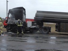 В Сумской обл. во время движения загорелся грузовик с топливом