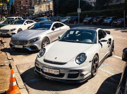 В Киеве заметили редкий тюнингованный Porsche 911