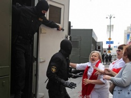 В Беларуси на акциях протеста в воскресенье задержали более 240 человек