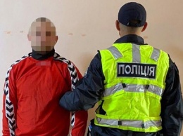 В Киеве пьяный мужчина пытался ворваться в отделение полиции