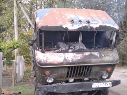 Возле Купянска и Лозовой горели автомобили (фото)