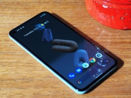 Владельцы Google Pixel 5 столкнулись с неприятным дефектом смартфона
