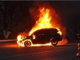 На Харьковщине кандидату в облсовет сожгли авто