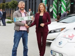 Выяснилось, сколько авто в Украине могут получить зеленые номера