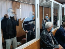 В Одессе на суде семь заключенных вскрыли вены