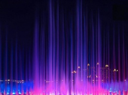 В ОАЭ запустили самый большой в мире фонтан (видео)