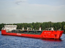 Взорвался российский танкер, вышедший из Крыма, часть экипажа за бортом