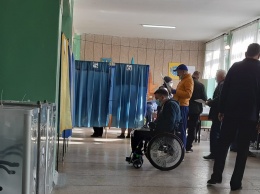 В Кривом Роге некоторые избирательные участки оказались неприспособленными для людей с ограниченными возможностями