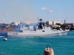 РФ провела в оккупированном Крыму военно-морские учения: Корабли защищали от ракет