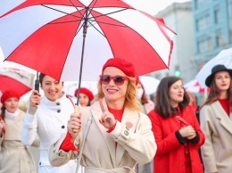 В Минске девушки устроили "зонтичную" акцию