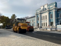 В Мелитополе на окраине города проложили идеально ровную дорогу (фото, видео)