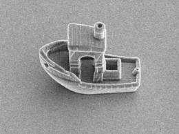 Ученые создали самую маленькую лодку в мире - она могла бы проплыть по человеческому волосу