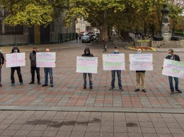 Возле мэрии Одессы митинговали владельцы автостоянки