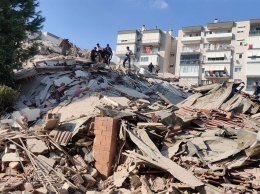 Минимум 120 человек пострадали при землетрясении в Турции