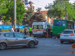 В Днепре на Яворницкого маршрутка переехала женщину: поиск свидетелей