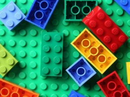 Инженеры собрали самый длинный мост из кубиков LEGO