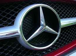 В сети появились изображения нового Mercedes-AMG SL