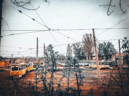 «Больше городу не нужны»: в Луганске показали кладбище трамваев (фото)