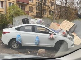 Киевлянина проучили за неправильную парковку, фото