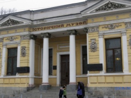 В историческом музее Днипра "заговорили" еще семь экспонатов