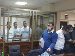 Суд в РФ присудил от 12 до 17 лет трем крымчанам в "деле Хизб ут-Тахрир"