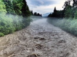 Кабмин выделил Прикарпатью дополнительные деньги на ликвидацию последствий наводнения