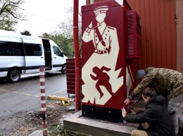 Московские художники разрисовали в Крыму шкафы связи (ФОТО)