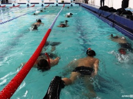 В одесском бассейне «Динамо» проходит обучение седьмая группа курсантов военной водолазной школы