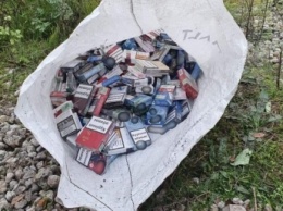 В Запорожье четверо воров унесли два мешка сигарет (фото)