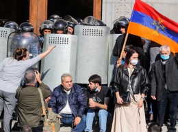 В Ереване протесты и задержания - оппозиция формирует «Комитета национального спасения»