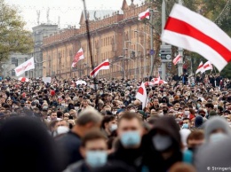 Три месяца протестов и пандемия. Что будет с экономикой Беларуси?