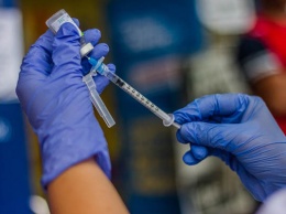 «Украине нужна вакцина от коронавируса. Так купите у России, пока нам ее предлагают!» - блогер