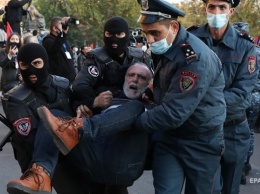 Агония Армении. Протесты против поражения в войне