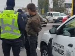 Страшное ДТП на остановке в Киеве: появилось видео с водителем такси, влетевшим в толпу