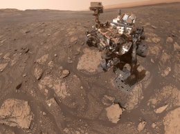 Фото дня: новое селфи «побитого» марсохода Curiosity