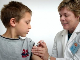 Прививка от гриппа детям: иммунолог рассказал о правилах вакцинации