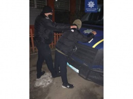 Прятал наркотики в кроссовках: у жителя Северодонецка нашли запрещенные вещества