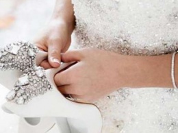 Невеста из США попала в неловкое положения из-за платья, заказанного в интернете