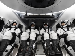 SpaceX запустила первый регулярный маршрут в космос