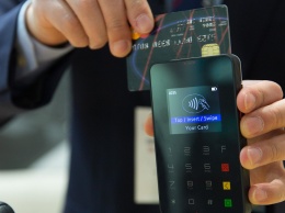 Воспользовавшиеся чужой бесконтактной банковской картой алуштинцы могут сесть на шесть лет