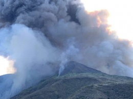 Возле Сицилии проснулся вулкан Стромболи, прогремел взрыв. Фото и видео