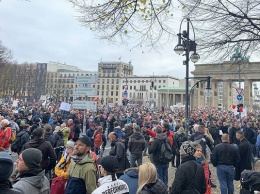 В Берлине снова проходят демонстрации против карантинных ограничений