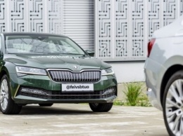 Skoda позволила управлять одновременно двумя машинами