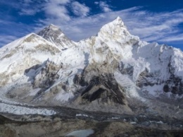 Вершина Эвереста оказалась загрязненной микропластиком
