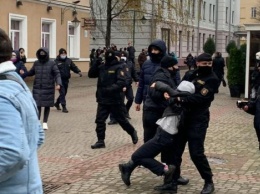 Количество задержанных во время протестов в Беларуси приближается к отметке в 30 тыс человек