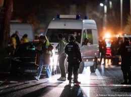 Неизвестный устроил перестрелку с полицией в пригороде Бонна
