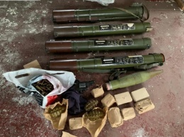 В Донецкой области обнаружен очередной схрон боеприпасов